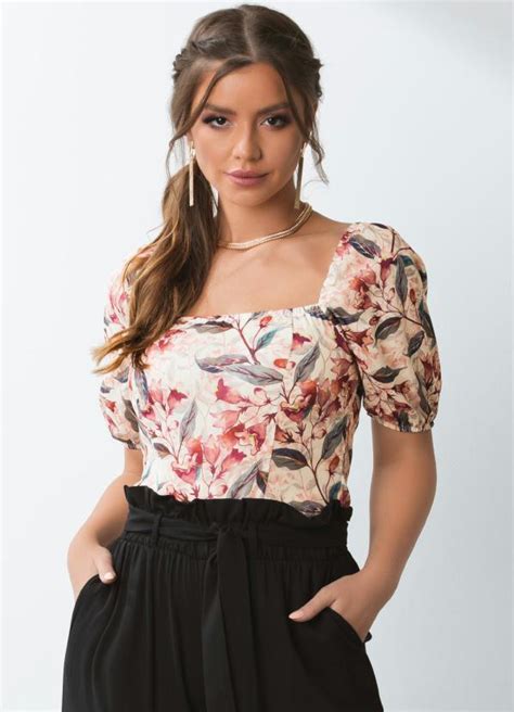 Blusa Floral Soft Decote Quadrado Quintess