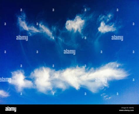 Blauer Himmel Fotos Und Bildmaterial In Hoher Aufl Sung Alamy