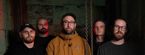 The Acacia Strain Broken Homes Top Sellers Thjodarspegillinnhiis