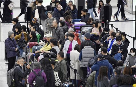 成田空港は出国ラッシュ 帰国ピークは1月3日 [写真特集5 5] 毎日新聞