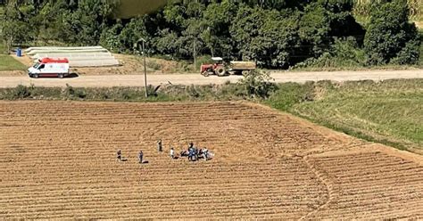 Jovem Sofre Mal S Bito E Morre Atropelado Por Trator Que Dirigia Em