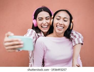 326 336 imágenes de Latina woman Imágenes fotos y vectores de stock Shutterstock