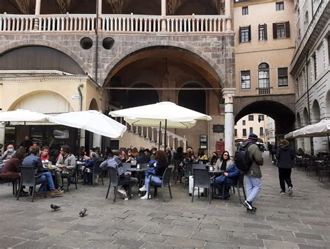 Decreto Covid In Gazzetta Gi In Vigore Il Coprifuoco Alle La Road