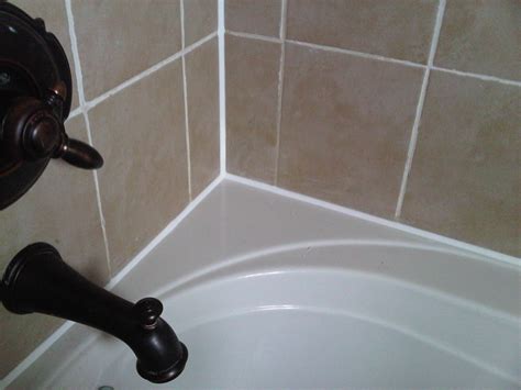 Caulking Bathtub • Bathtub Ideas