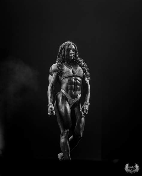 Andrea Shaw Muscle