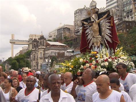 G Fi Is Acompanham Prociss O De Bom Jesus Dos Navegantes Na Ba