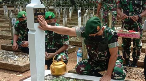 Tiba Di Makassar Mayjen Tni Andi Muhammad Ziarah Ke Makam Leluhur