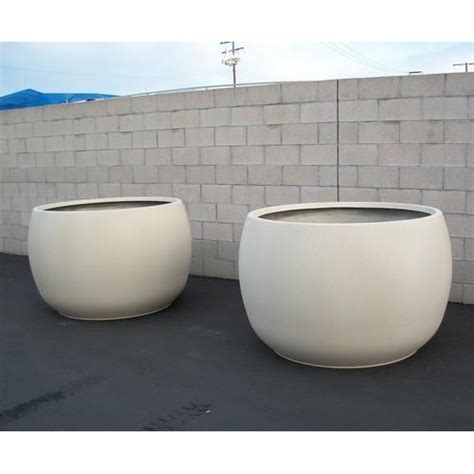 White Round Fiberglass Planter At In Faridabad Id