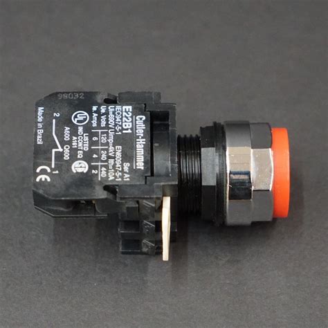 EATON CUTLER HAMMER E22E2 Red Extended Pushbutton W E22B1 Contact