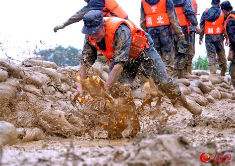 武警交通部队抢通湖北麻城被洪水冲断206省道图 军事 人民网