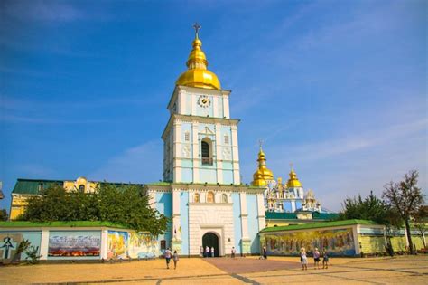 Mosteiro De Ouro De St Michael Operando Em Kiev Recriado Em 19971998