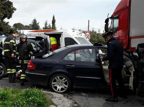 Con L Auto Sotto A Un Tir Ecco Chi La Vittima Del Tragico Incidente