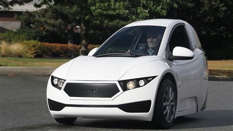 Three-wheel electric car soon on road | SBS News