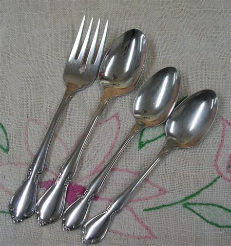 ONEIDA CHATEAU 4pc DELUXE STAINLESS FLATWARE SILVERWARE