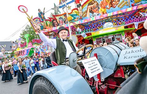 Pützchens Markt 2022 In Bonn Ist Eröffnet Festumzug Fassanstich