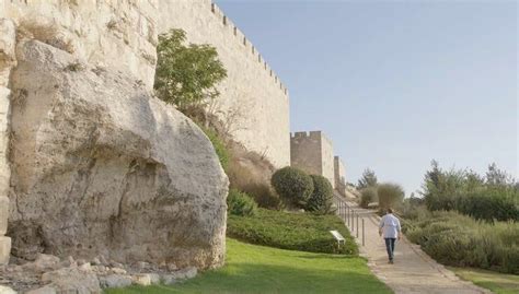 Jerusalem's Walls and Gates - Why God Lays Siege to Our Lives