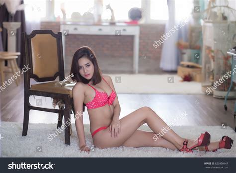 Sexy Beautiful Asian Woman Red Lingerie 스톡 사진 623960147 Shutterstock