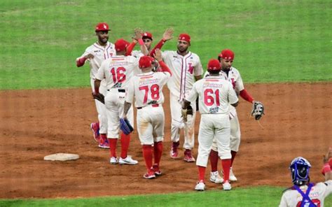 Tiburones Manda En El Universitario Y Corta El Invicto De Leones