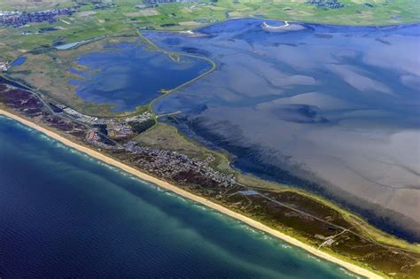 Sylt aus der Vogelperspektive Meeres Küste der Nordsee in Rantum Sylt