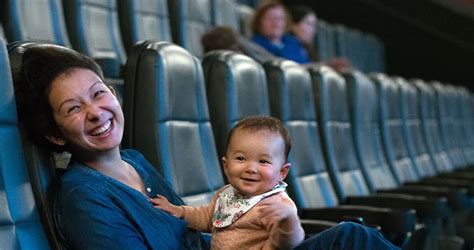 Cinema Em Curitiba Exibe Sess O De Divertida Mente Para M Es E Beb S