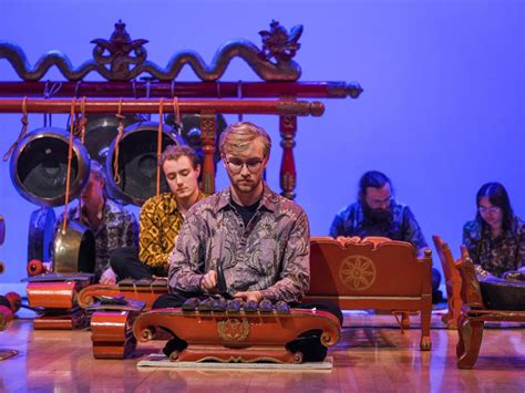 New music ensemble, course offer opportunities to learn Javanese gamelan – St. Olaf College