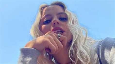 Reneé Rapp The Sex Lives Of College Girls actress destined for music