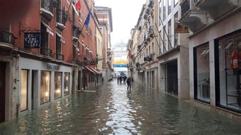 Venezia Sottacqua Il Patriarca Danni Ai Mosaici Di San Marco Letti