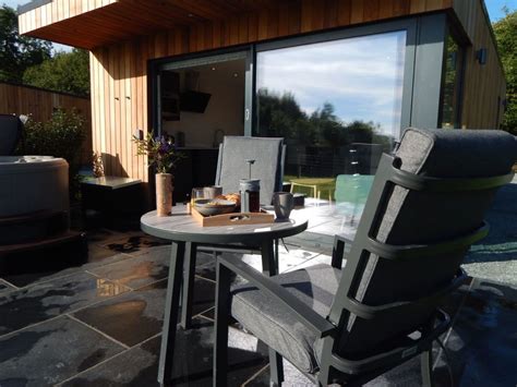 Glamping North Yorkshire At Thornbrook Barn With Hot Tub