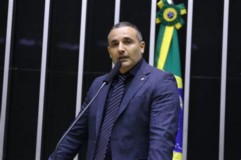 Assassinato De Professora Em Sp Gera Debate Sobre Maioridade Penal E