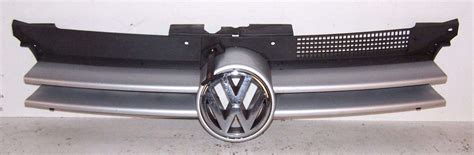 VW GOLF 4 IV GRILL ATRAPA KRATKA SREBRNA LA7W Shrot Pl