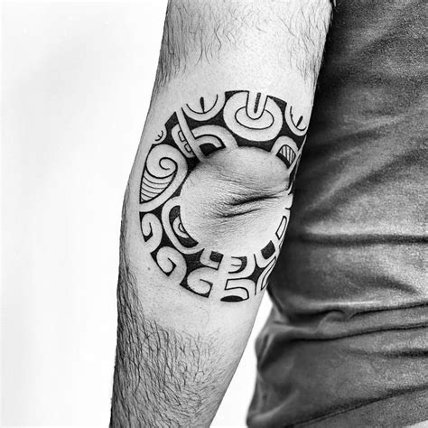 Polynesian Elbow Tattoo | Elbow tattoos, Tattoos, Tattoo artists