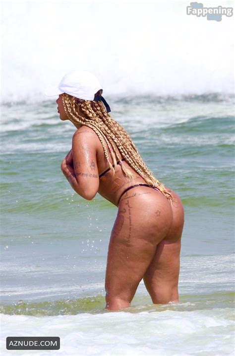 Rafaella Santos Sexy And Sizzling Shows Off Her Voluptuous Body Wearing A Hot Pink At Barra Da