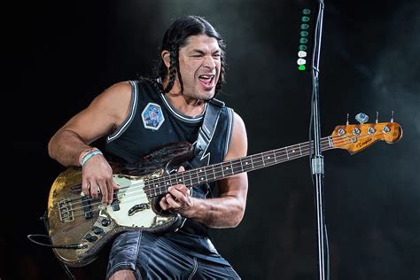 ROBERT TRUJILLO Celebrates 20 Years In METALLICA - Loaded Radio