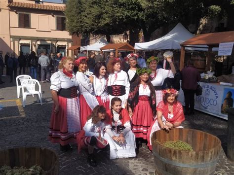 Foto A Lanuvio Andata In Scena La Festa Dell Uva E Del Vino Tante