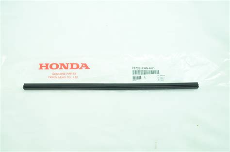 NEW Genuine OEM Honda CR V Wiper Blade Rubber 300MM 76722 TRN H01 EBay