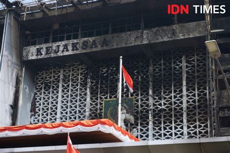 Foto 7 Potret Gedung Kejaksaan Agung Usai Kebakaran Dahsyat 11 Jam