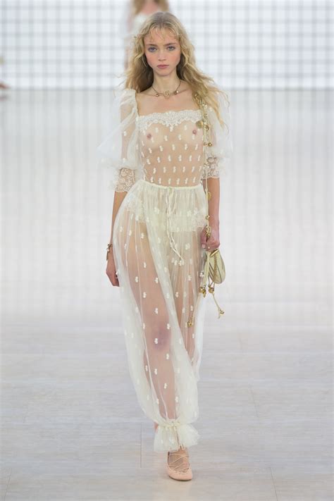 Chloé Spring 2025 Ready-to-Wear Runway, Fashion Show & Collection