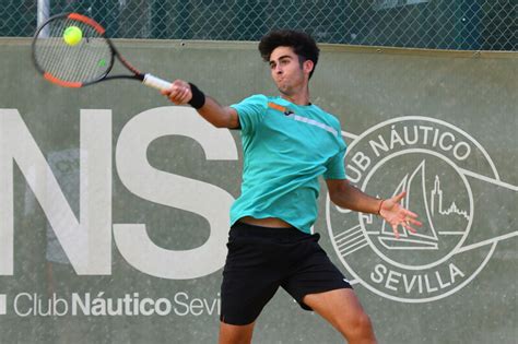 Definidas Las Semifinales Del Xxix Open De Sevilla De Tenis Trofeo A La