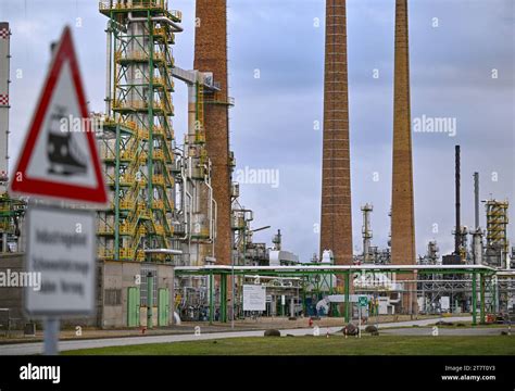 Gdansk Raffinerie Hi Res Stock Photography And Images Alamy