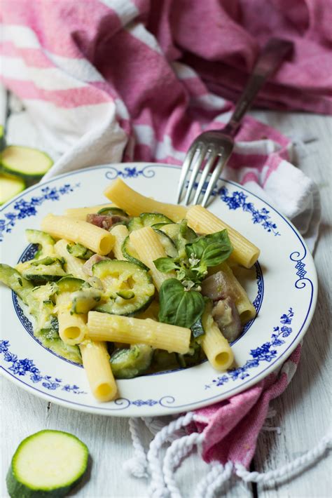 Ricetta Pasta Con Zucchine E Pancetta Dissapore