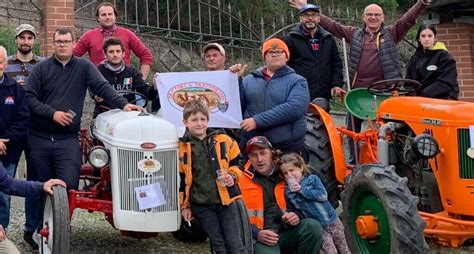 Aramengo Il Primo Raduno Dei Trattori Depoca Con Tour Per Le Colline