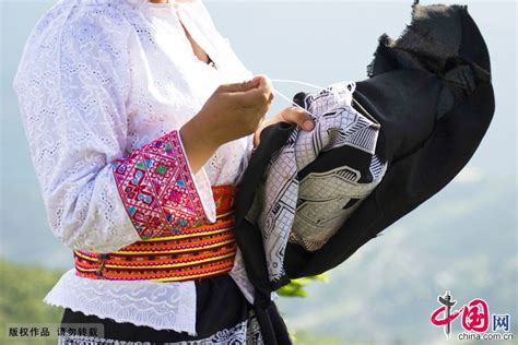 【少数民族服饰】花瑶服饰之花瑶挑花 组图 图片中国中国网