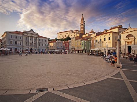 15 Beautiful Tartini Square Photos To Inspire You To Visit Piran, Slovenia