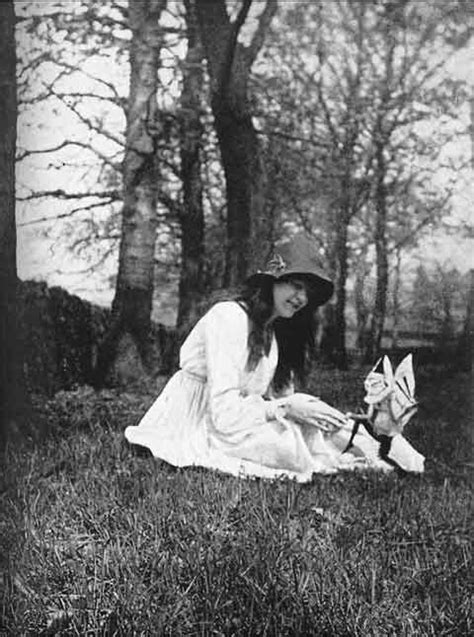 The Cottingley Fairies Fairies Photos Real Fairies