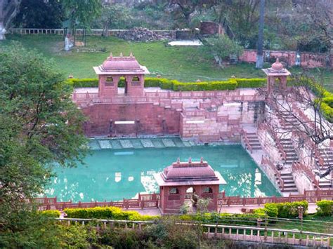 Pawapuri In Bihar | Places To Visit In Bihar | Jain Pilgrimage Centres ...