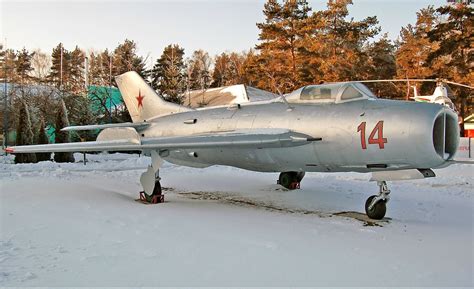 Mikoyan-Gurevich MiG-15 Fighter Jet - Engine, Armament, Speed, Size