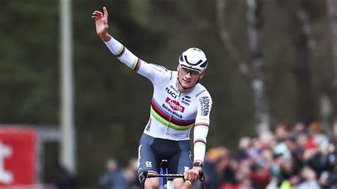 Exact Cross Van Der Poel Empieza Apabullando A Van Aert En Mol