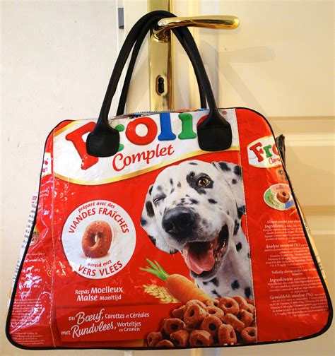 It Bag Dog Food Katell Gelebart