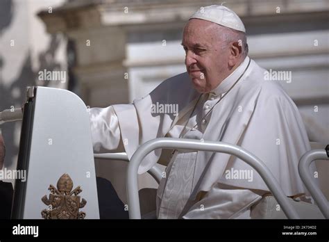 Communion And Liberation In St Peter Square Hi Res Stock Photography