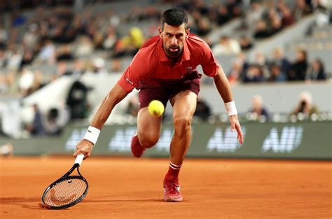 Novak Djokovic K Mpft Sich Durch Solider Start Bei Den French Open